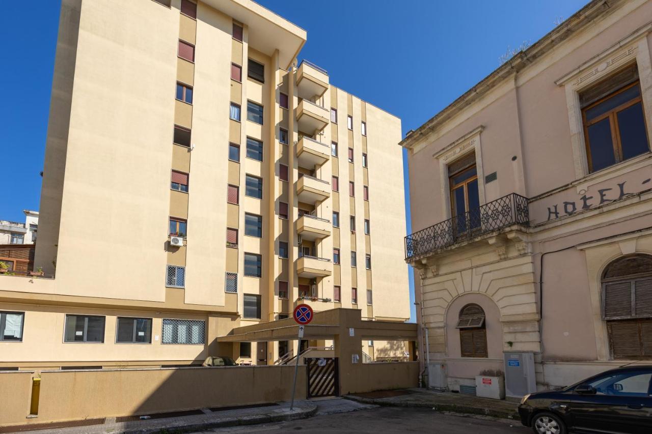 Licia & Tonino Apartments Near The Station Lecce Eksteriør bilde